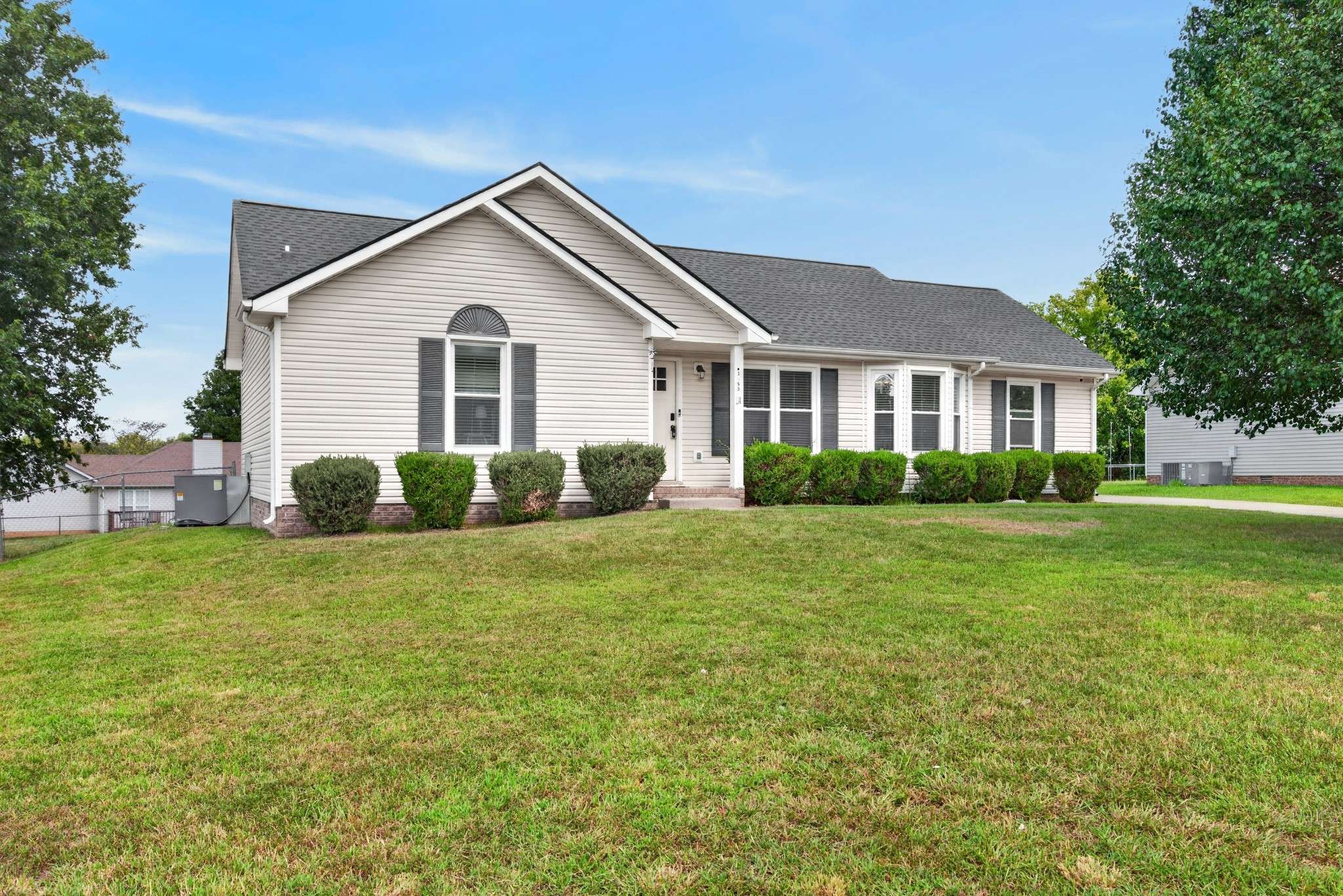 1733 Crestview Dr, Clarksville, TN 37042
