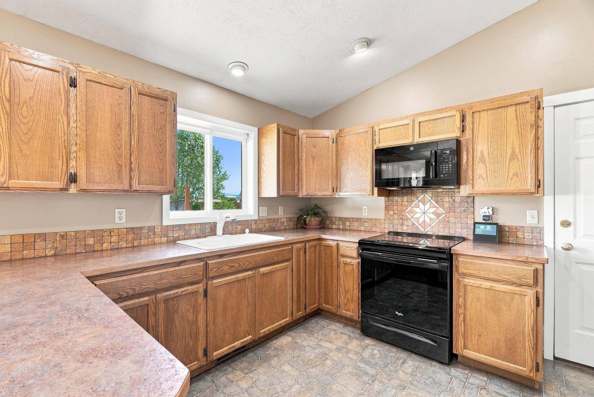 14418 N Chronicle St, Mead, WA 99021