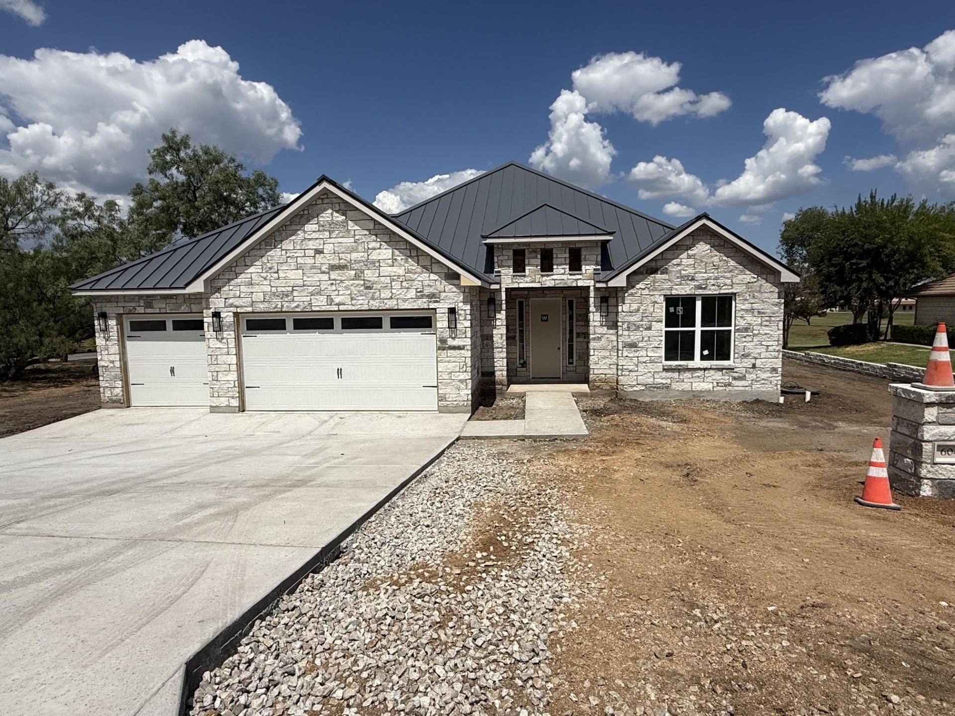 604 Hi Circle South, Horseshoe Bay, TX 78657
