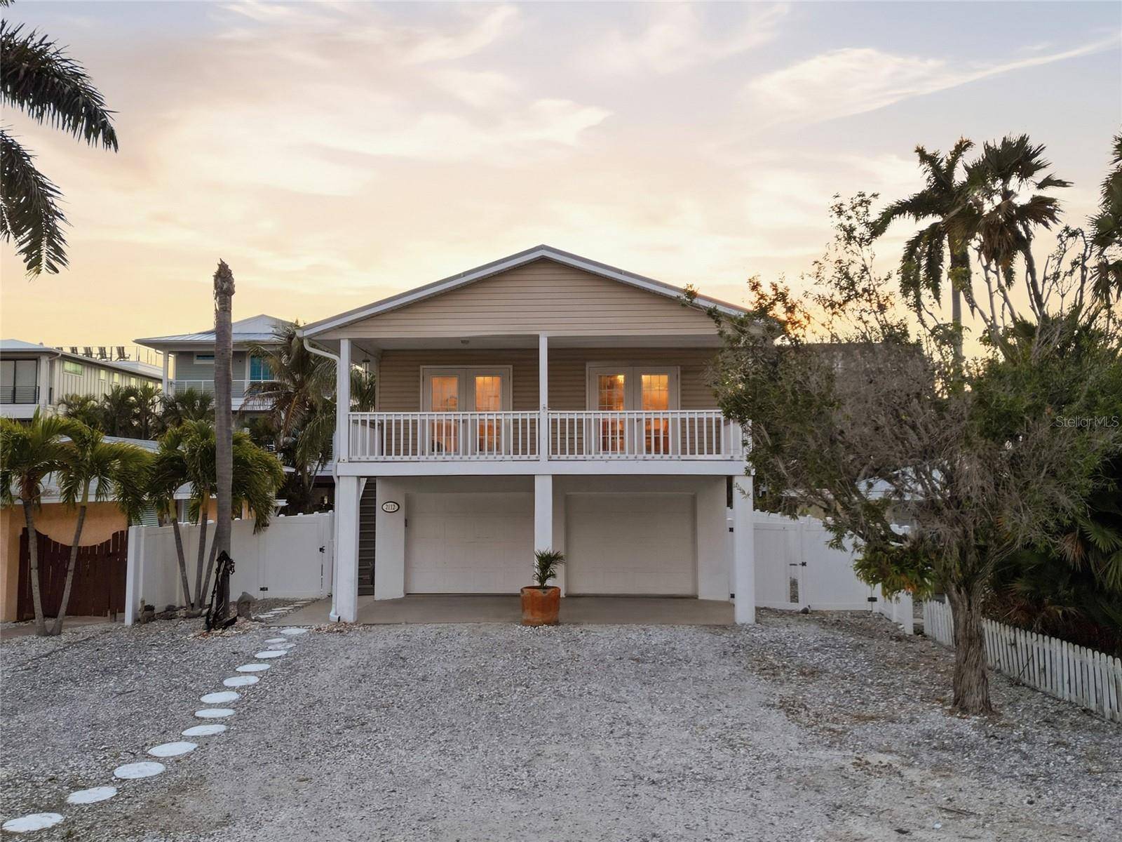 2112 AVENUE B, Bradenton Beach, FL 34217