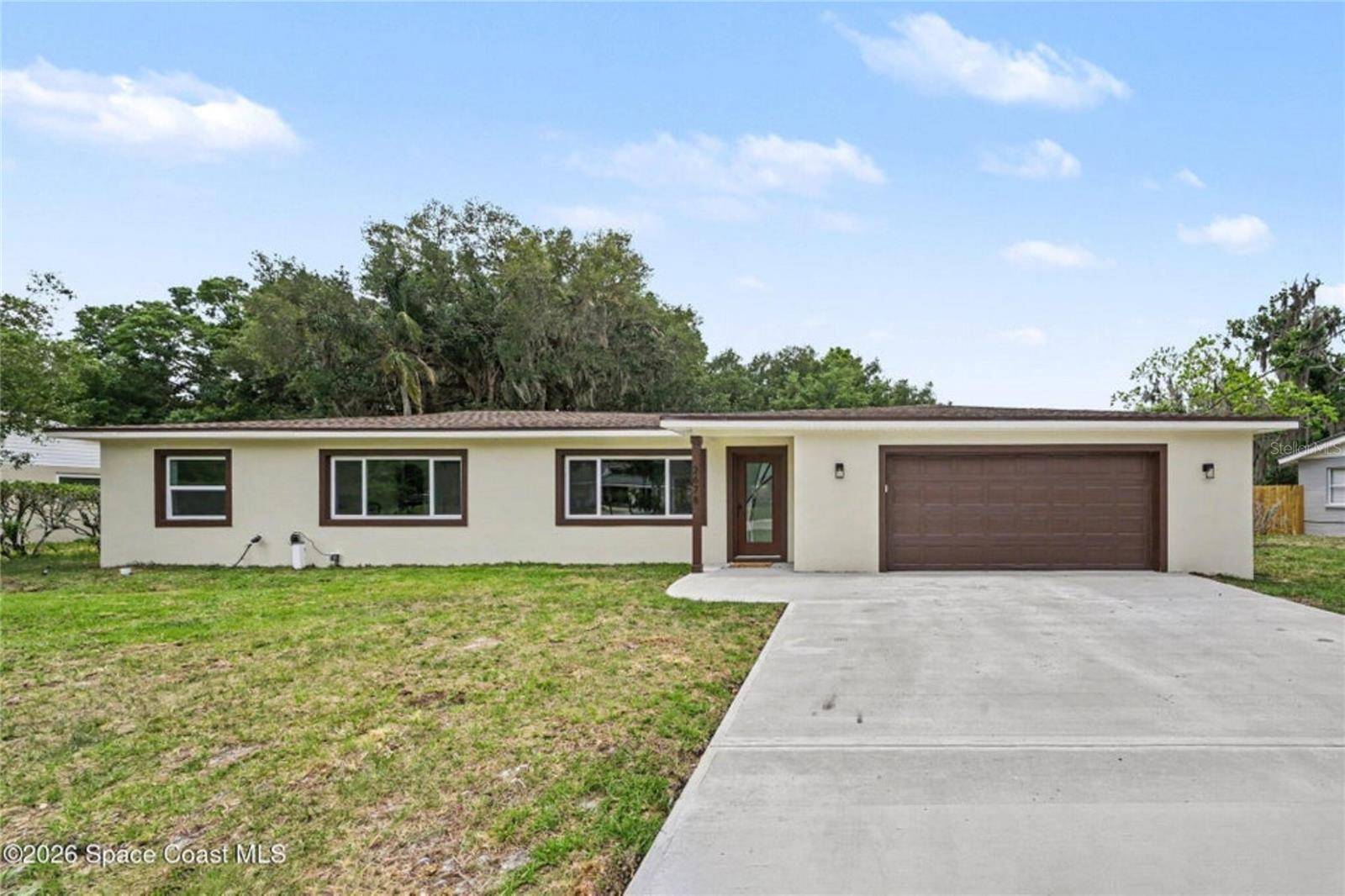 2678 PINE AVE, Mims, FL 32754