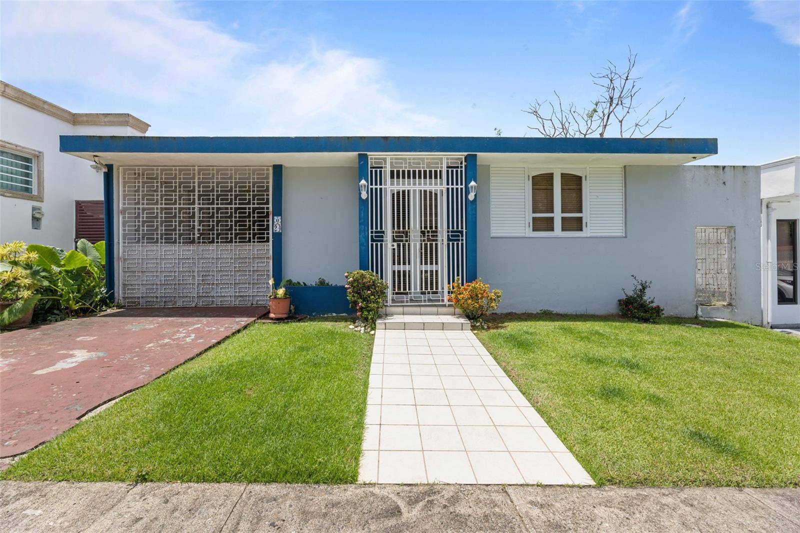 PIRINEOS ST. URB. VILLA ESPAÑA, CALLE , PR , #Q-24, Bayamon, PR 00961