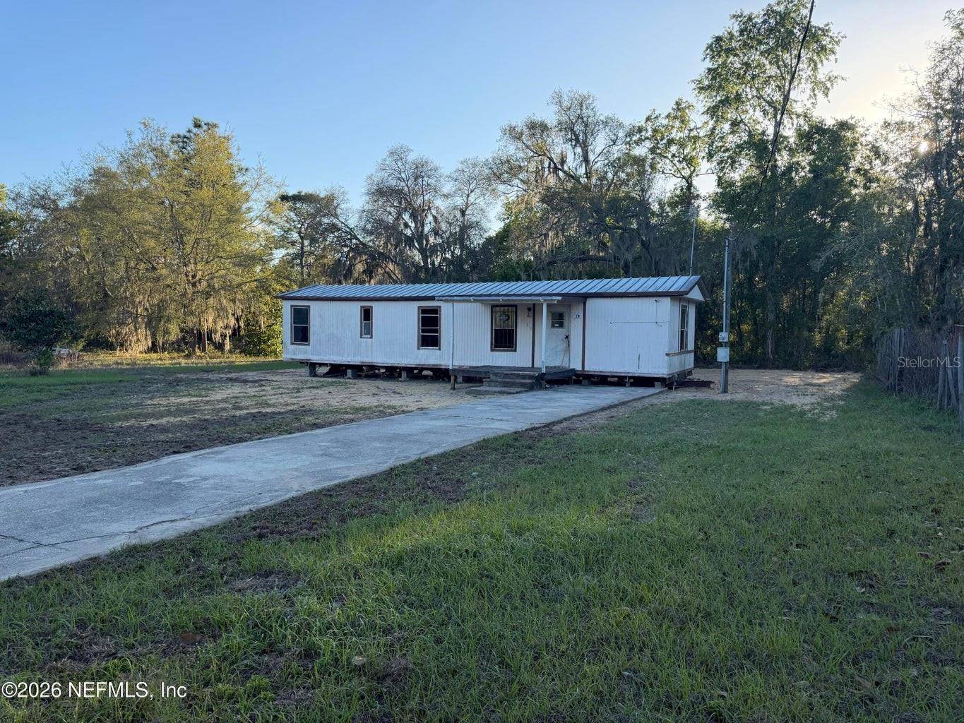 235 OAKCREST DR, Interlachen, FL 32148