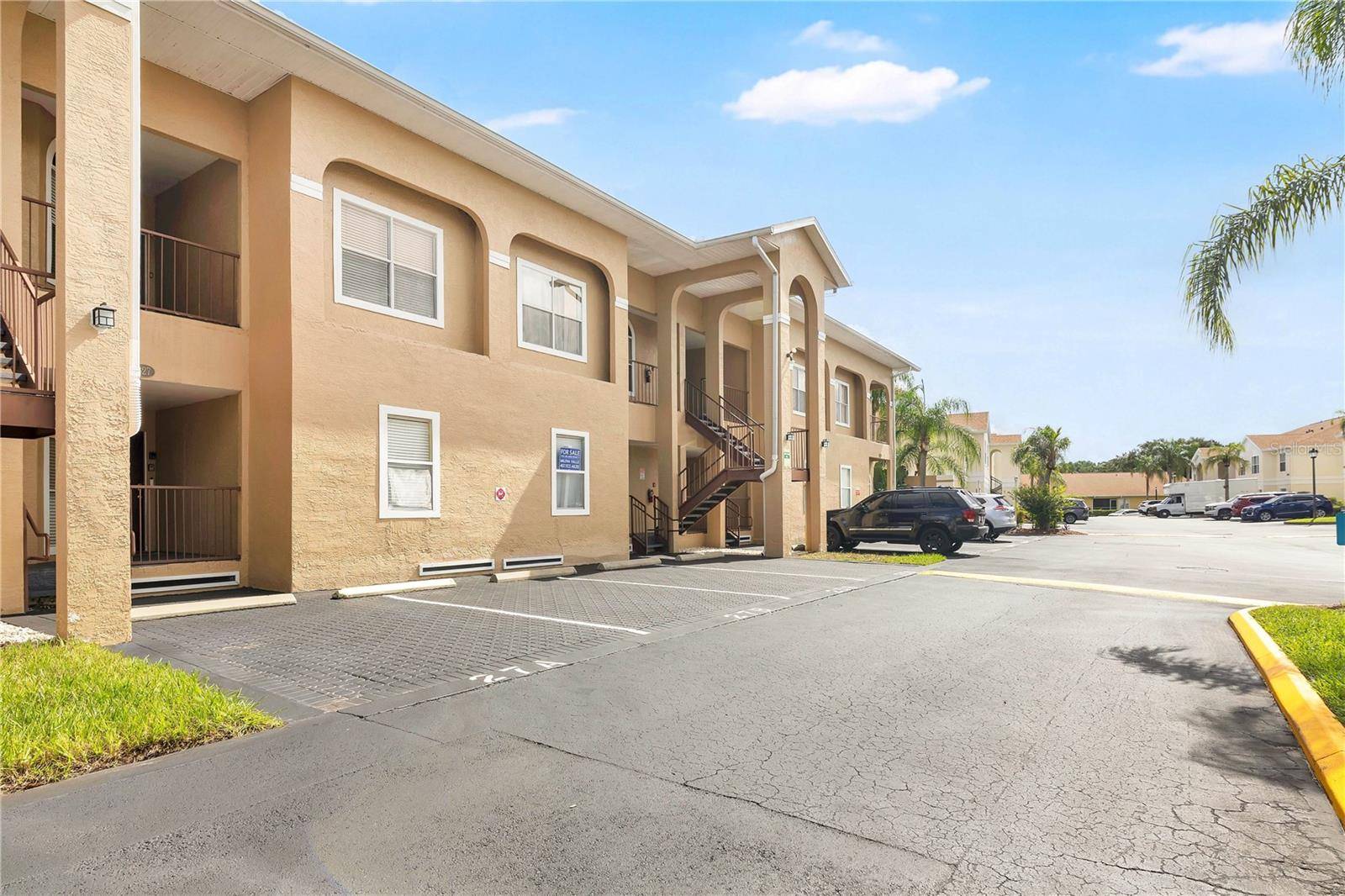8825 CORAL PALMS CT #B, Kissimmee, FL 34747