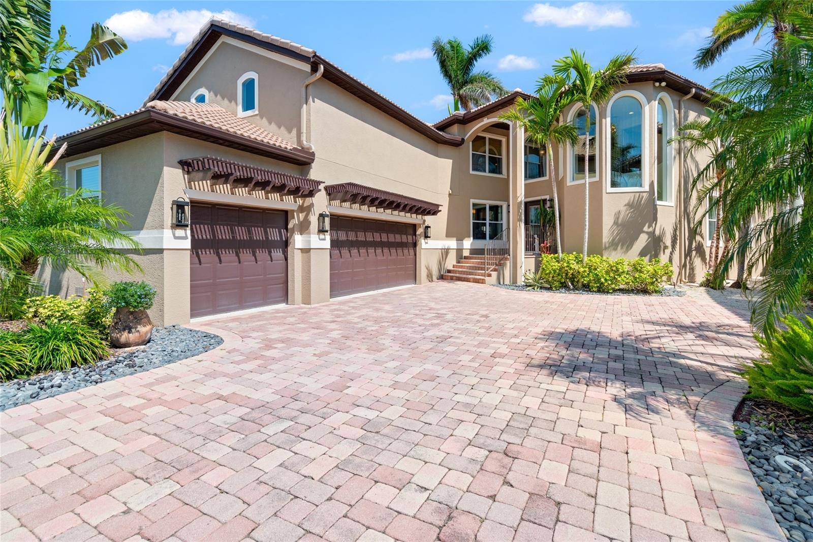 6315 MARBELLA BLVD, Apollo Beach, FL 33572