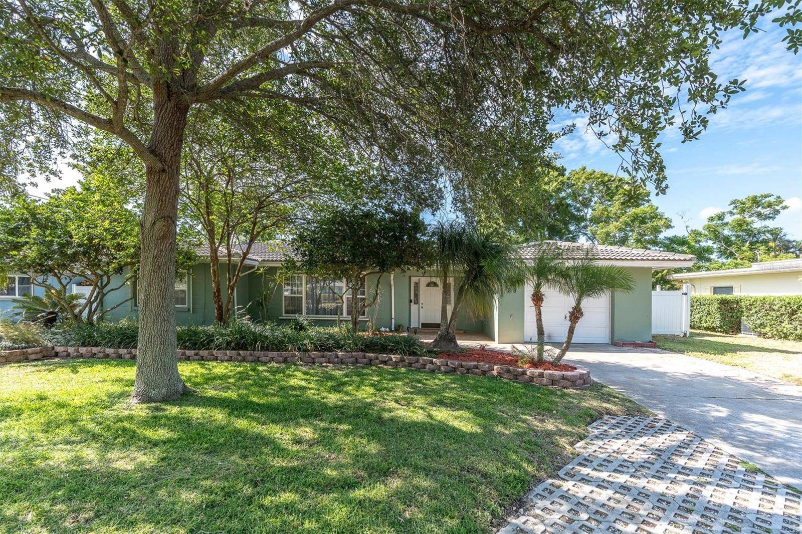 29 SOUTHWIND DR, Belleair Bluffs, FL 33770