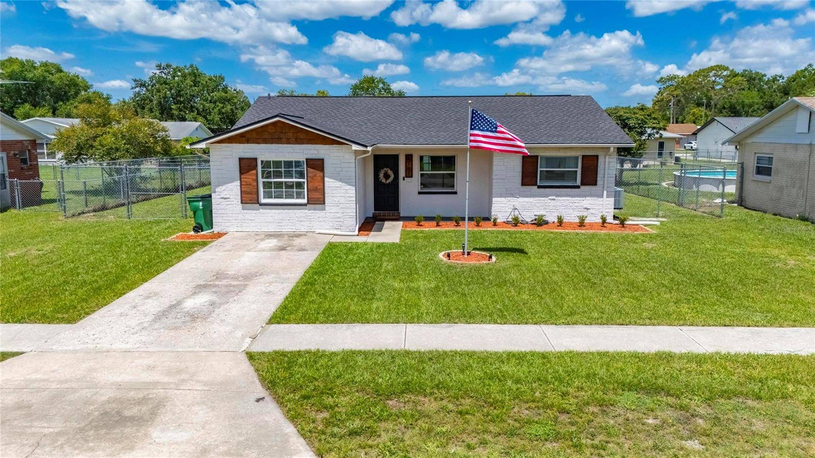 6145 17TH ST, Zephyrhills, FL 33542