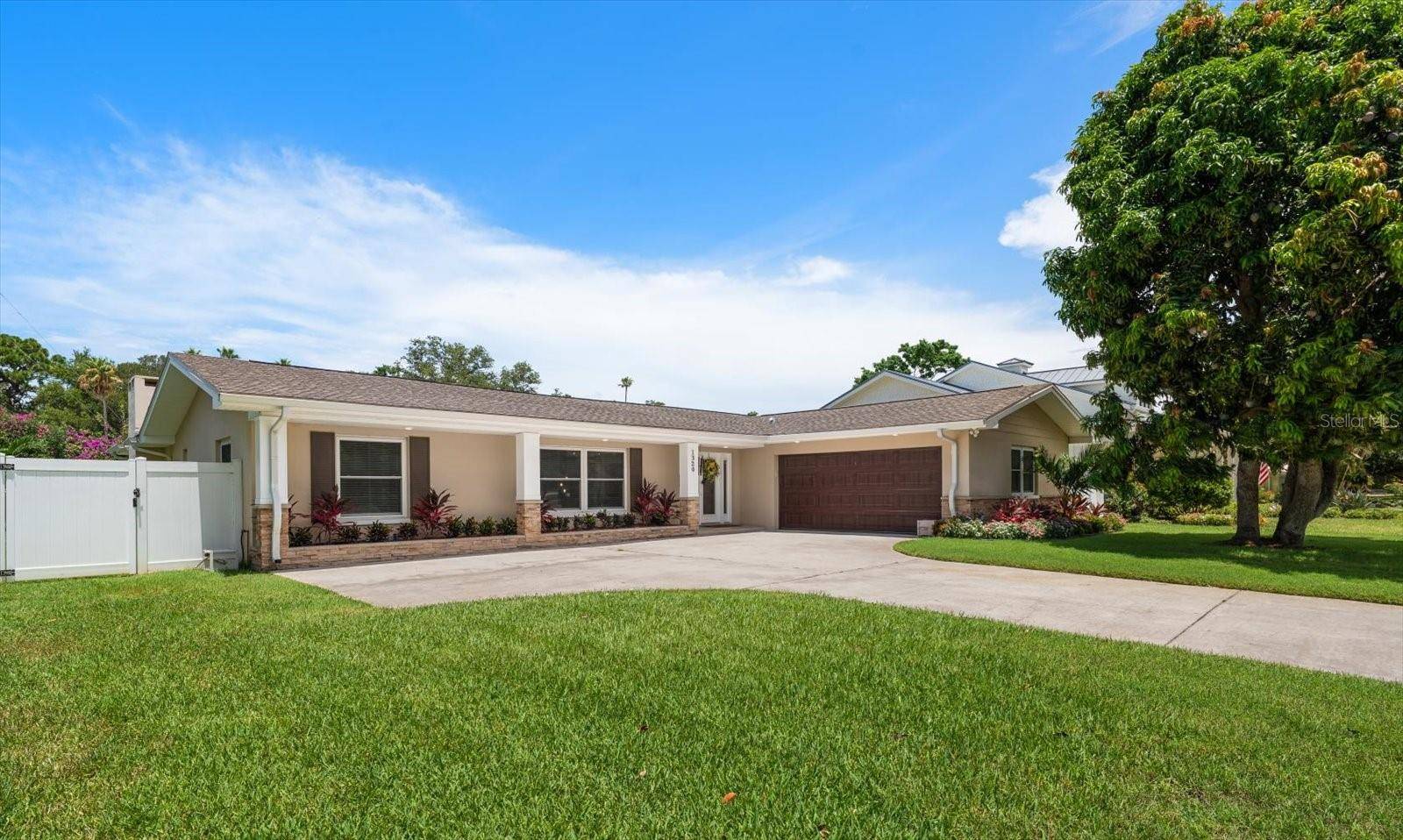 1320 GOLF VIEW DR, Belleair, FL 33756