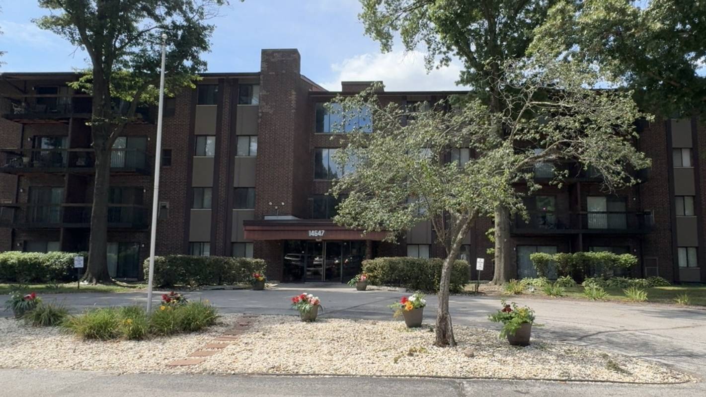 14647 Greenwood RD #109, Dolton, IL 60419