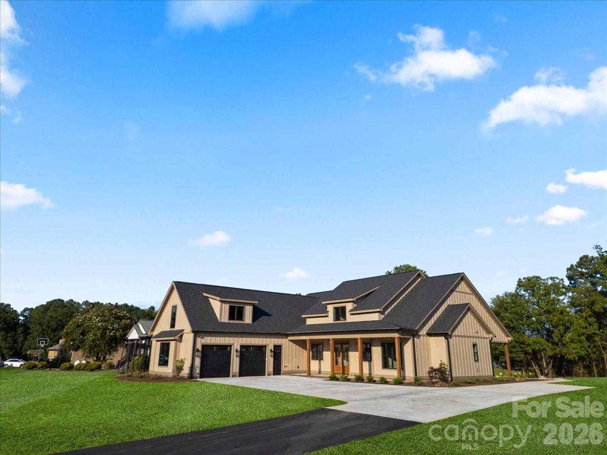 15194 Cove Point LN #1, Norwood, NC 28128