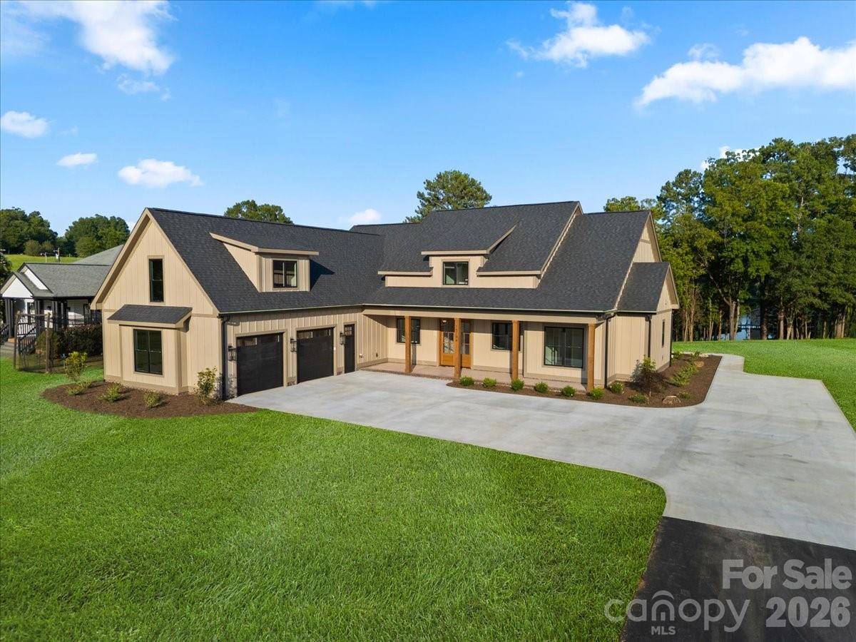15194 Cove Point LN #1, Norwood, NC 28128
