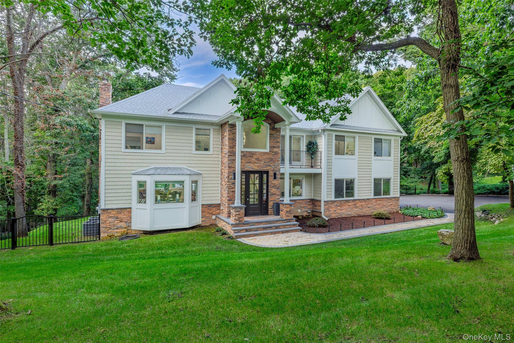 5 Buena Vista RD, Port Jefferson, NY 11777
