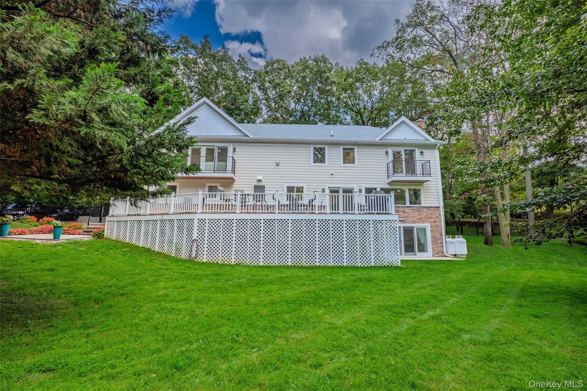 5 Buena Vista RD, Port Jefferson, NY 11777