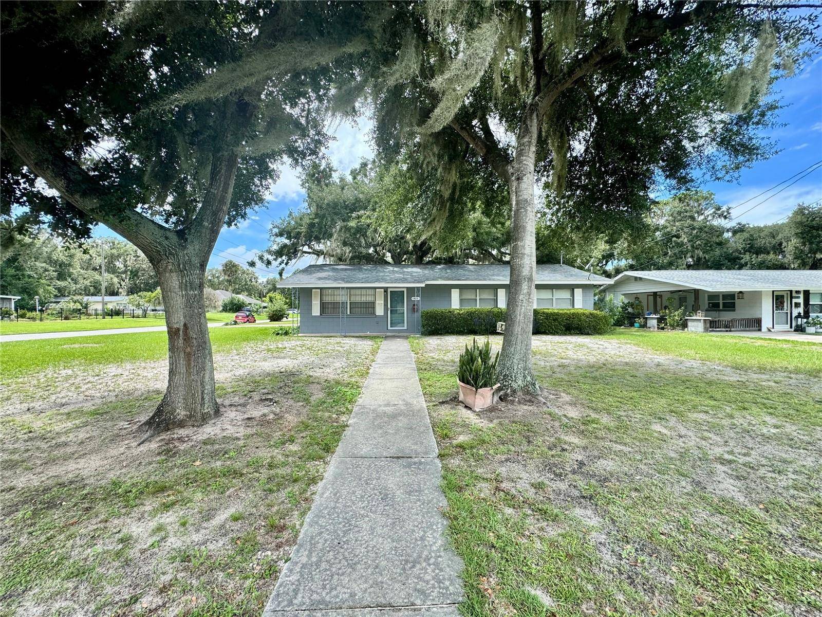 1201 ORANGE AVE, Tavares, FL 32778