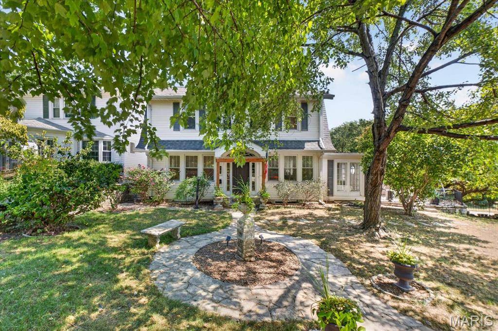 6105 Simpson AVE, St Louis, MO 63139