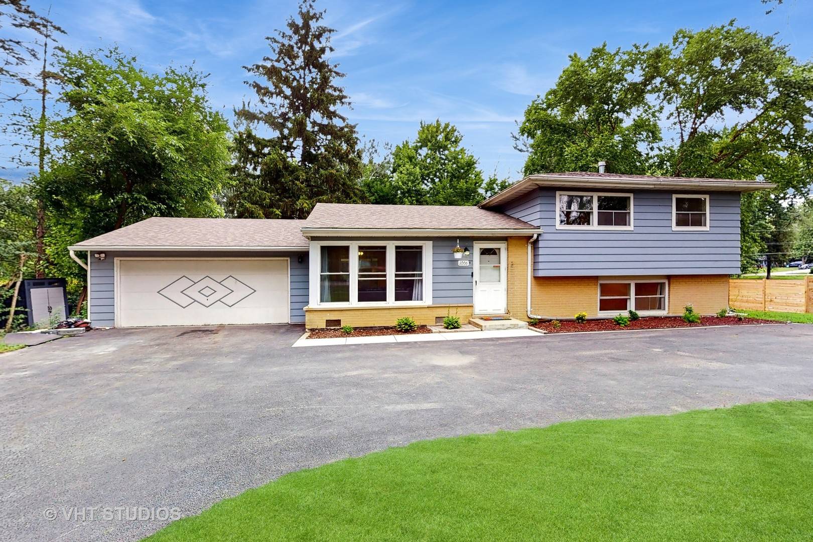 1006 W Wood ST, Mchenry, IL 60051