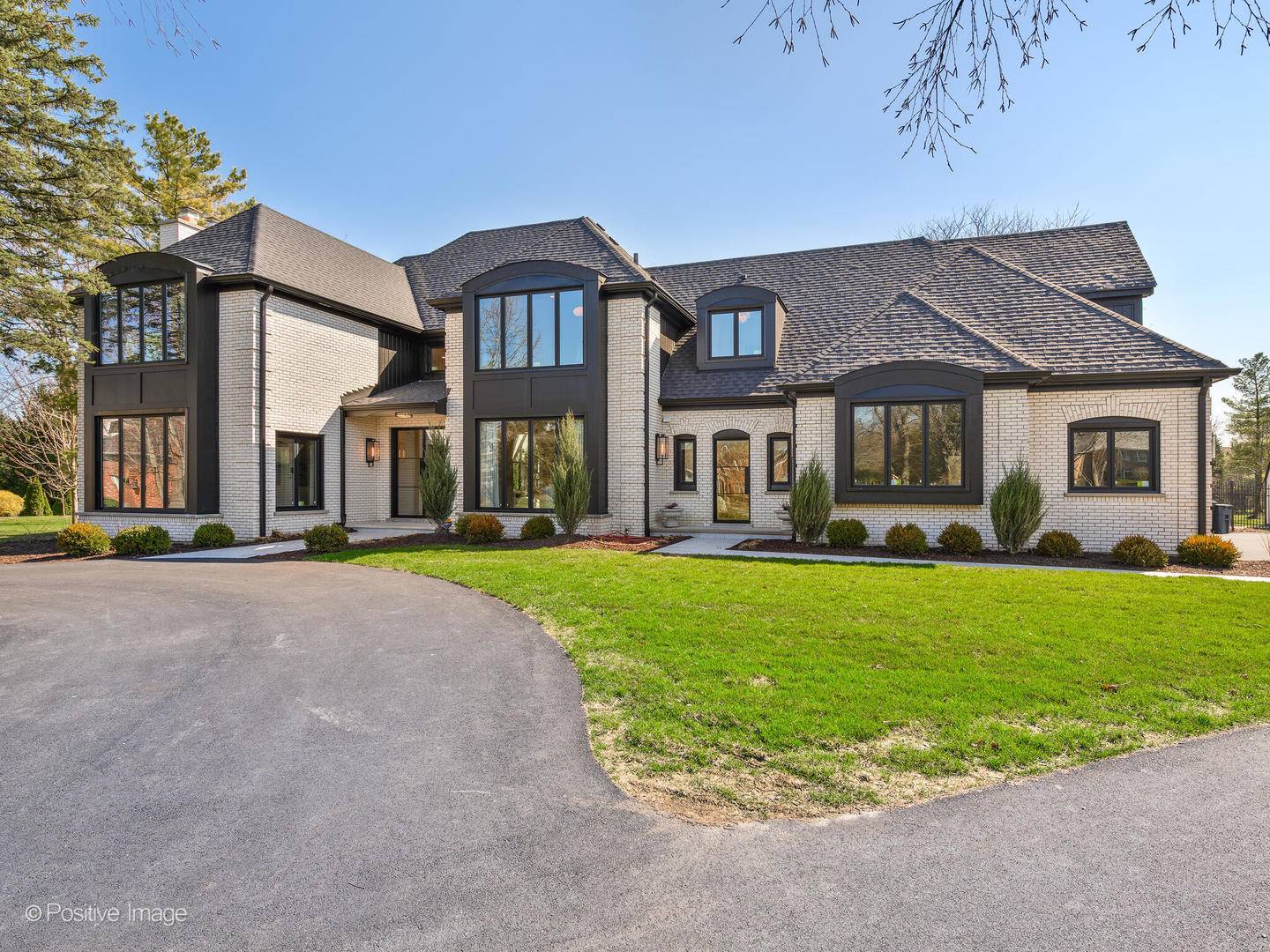 450 Hunter LN, Lake Forest, IL 60045