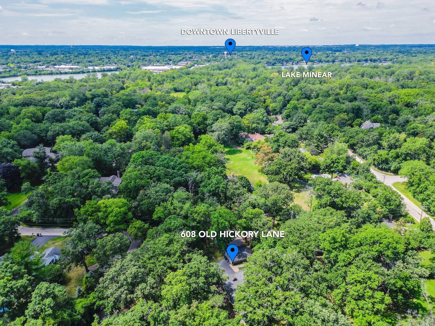 608 Old Hickory LN, Libertyville, IL 60048