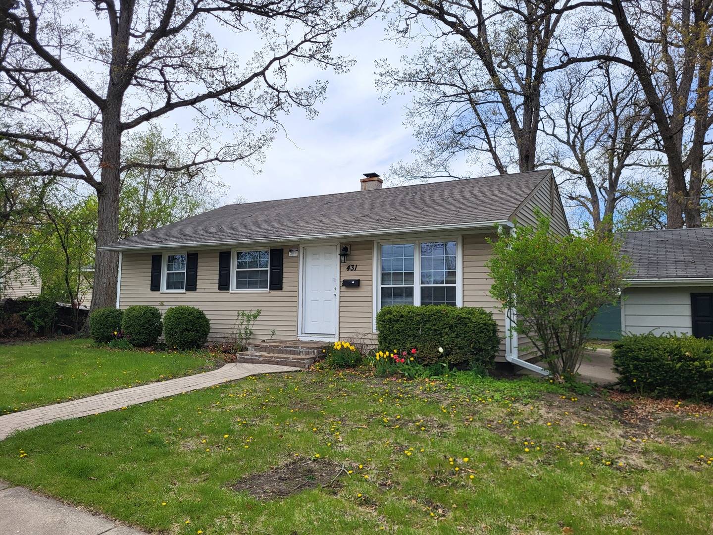 431 Whittier LN, Mundelein, IL 60060