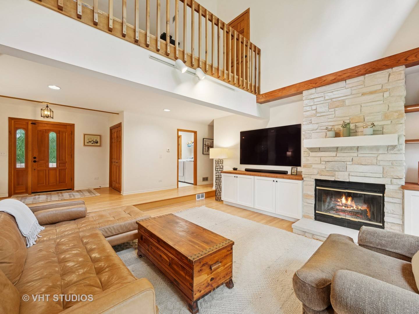 2320 Crystal WAY, Crystal Lake, IL 60014