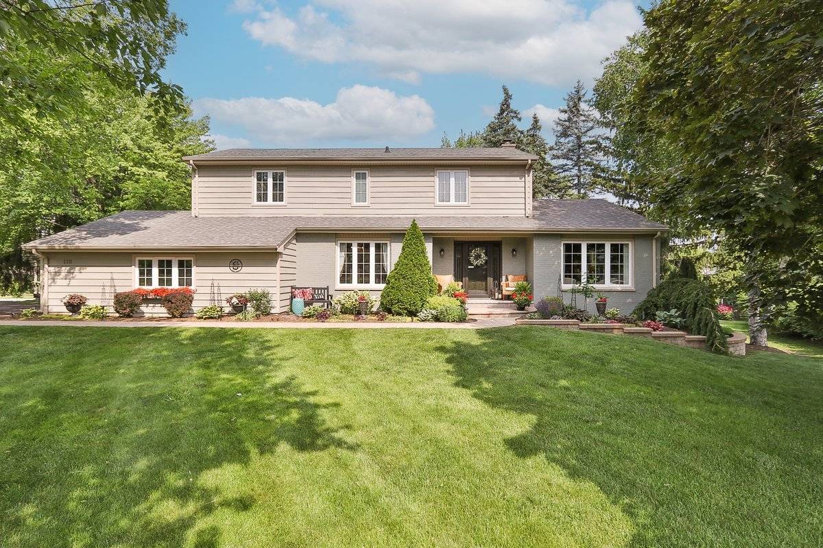 110 Tudor DR, Barrington, IL 60010