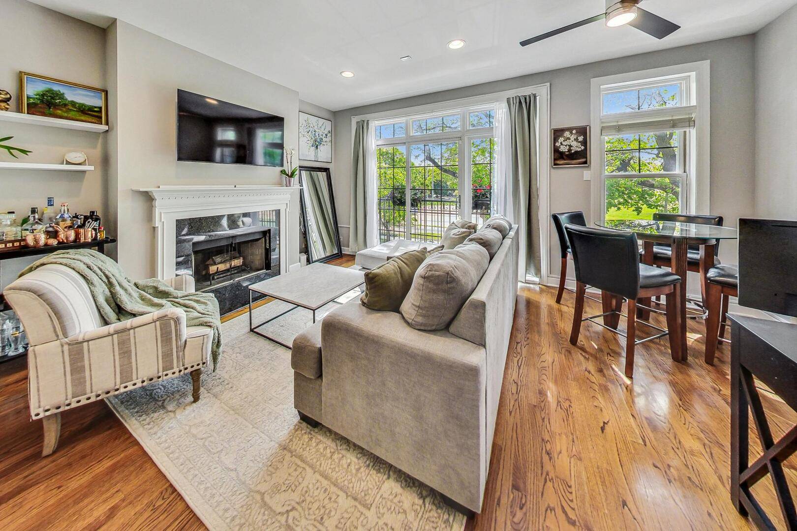 3015 N Damen AVE #2, Chicago, IL 60618