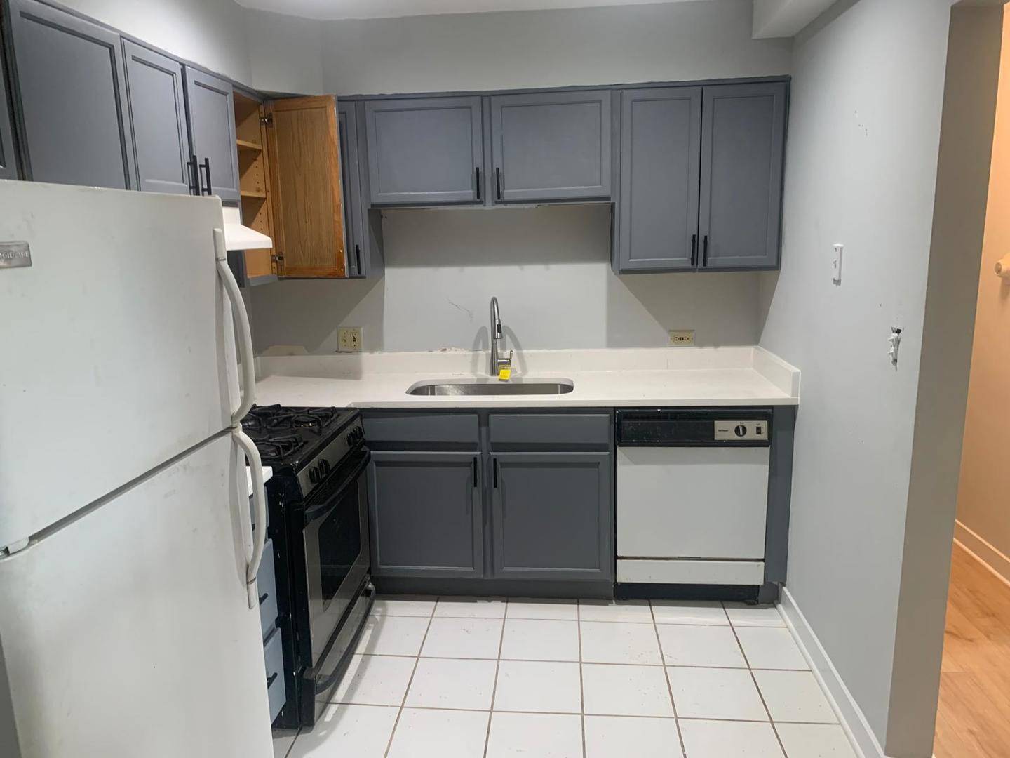 146 S Lalonde AVE #3B, Addison, IL 60101