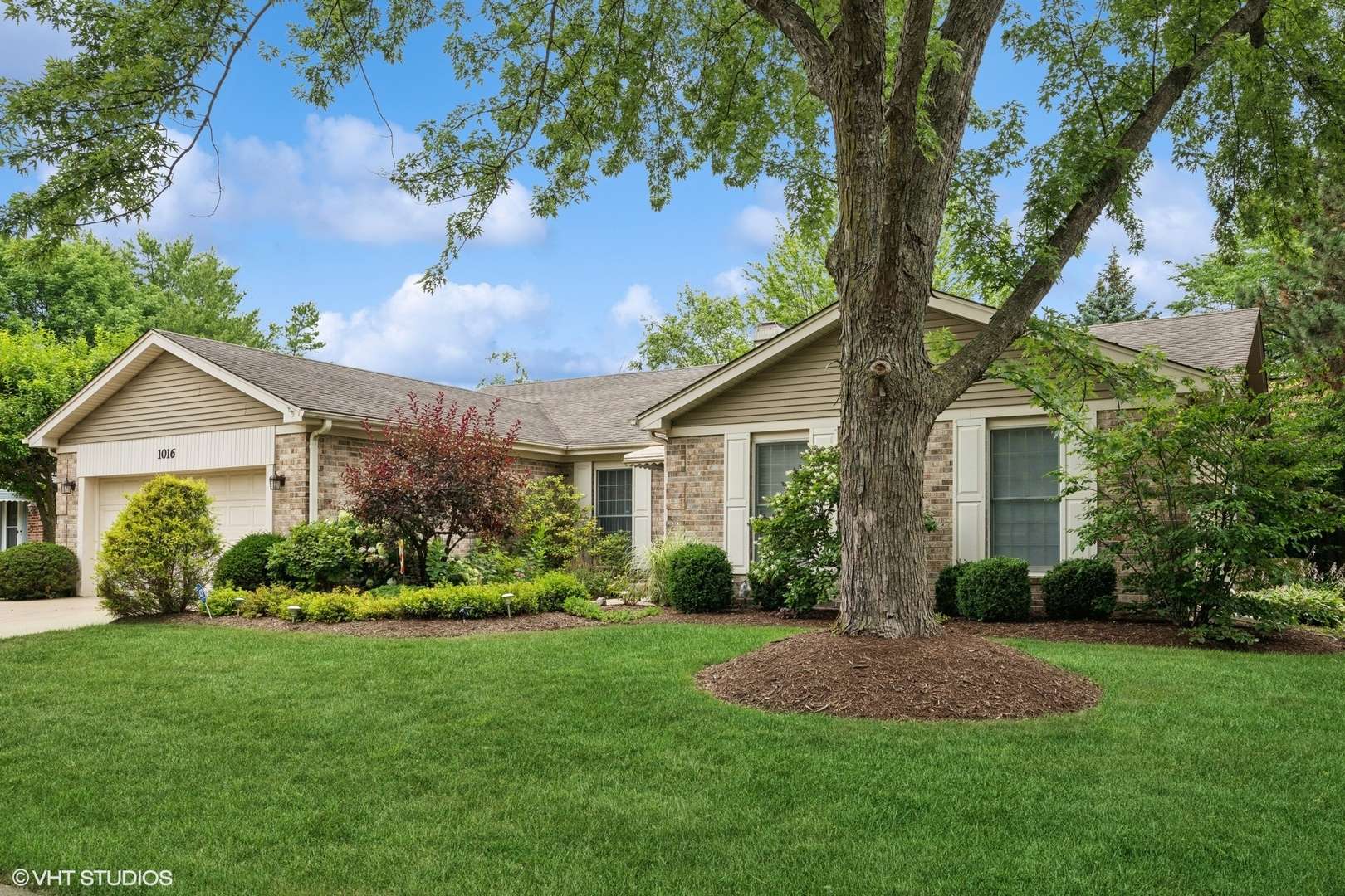 1016 N Derbyshire AVE, Arlington Heights, IL 60005