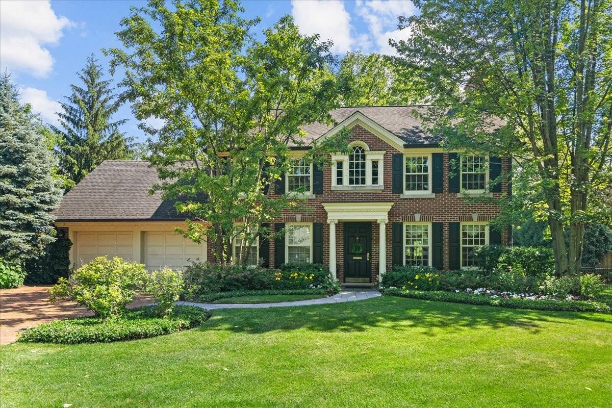 1300 Hackberry LN, Winnetka, IL 60093
