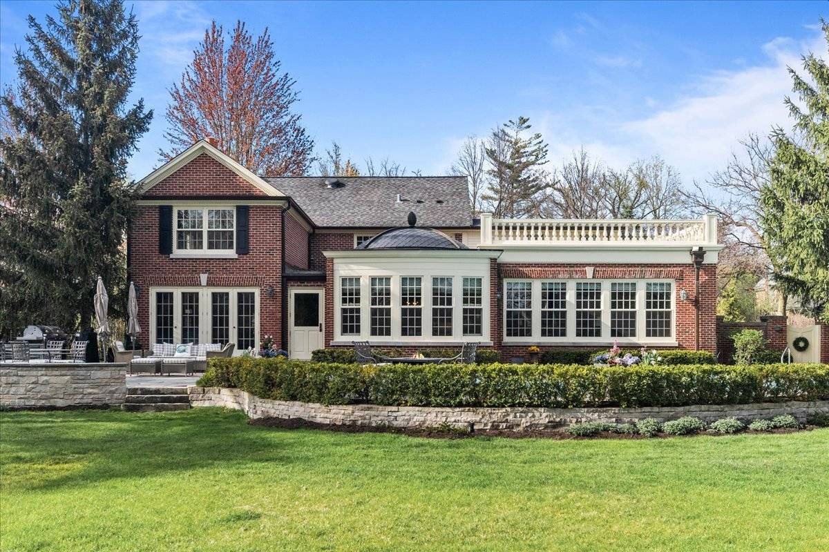 1300 Hackberry LN, Winnetka, IL 60093