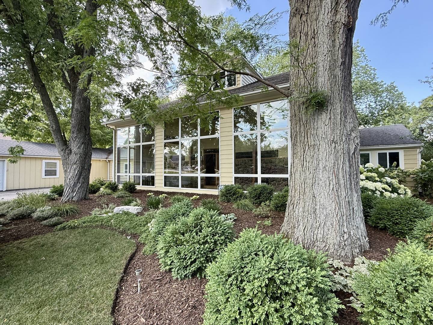1917 South ST, Geneva, IL 60134