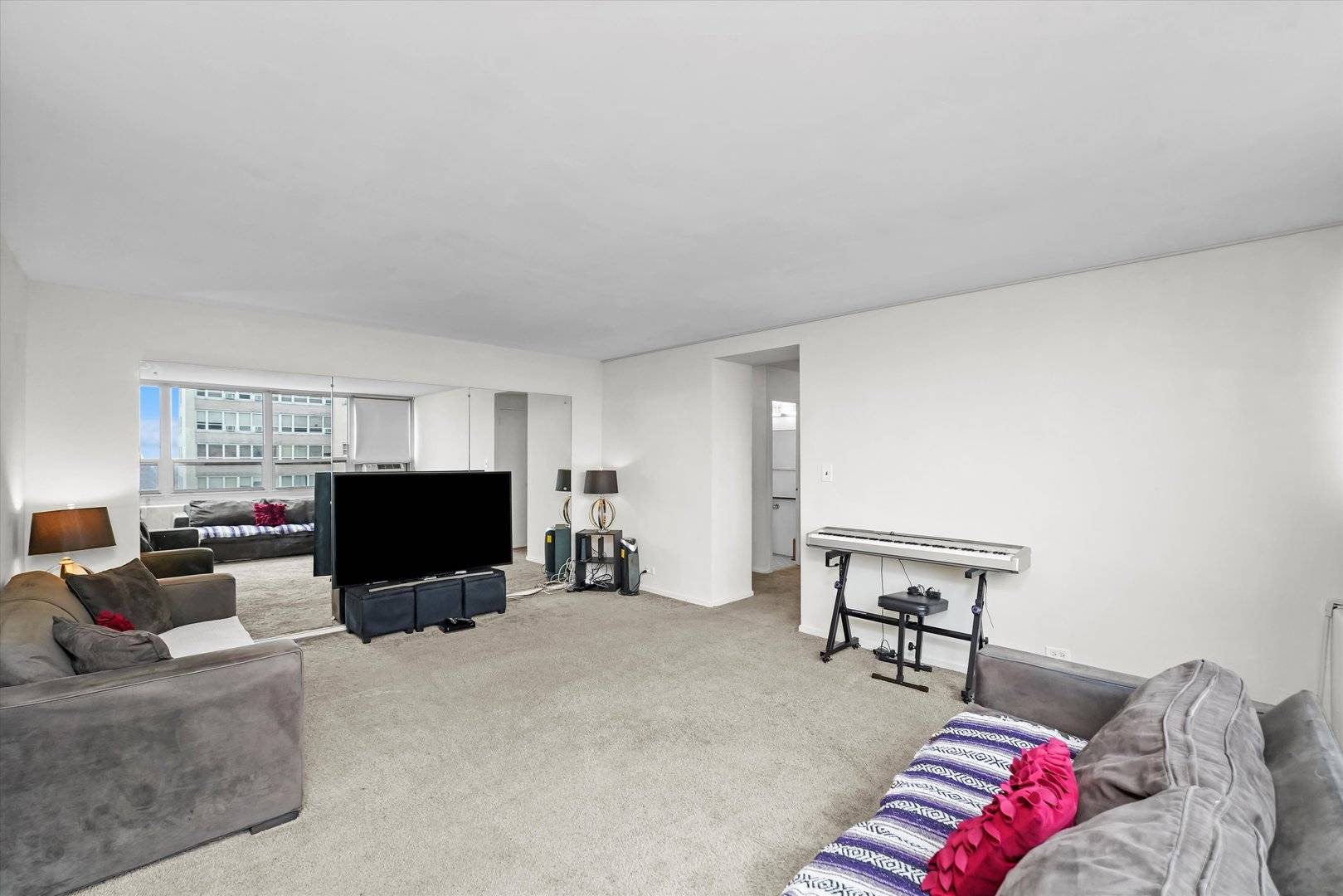 3950 N Lake Shore DR #1728, Chicago, IL 60613