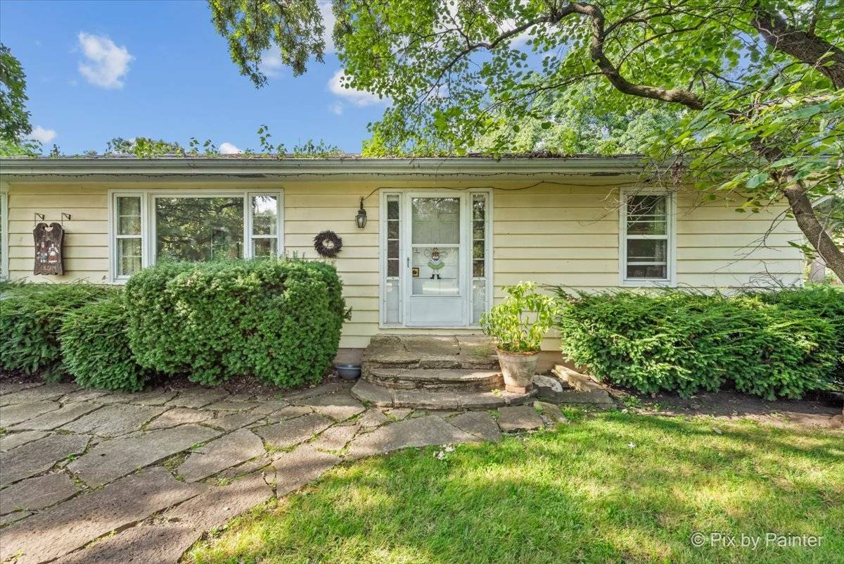 3808 Sunset LN, Northbrook, IL 60062