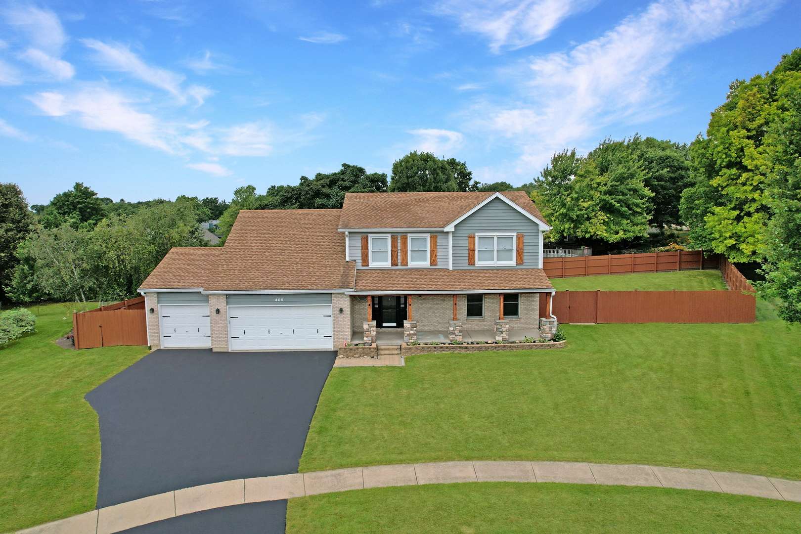 405 Oakwood ST, Yorkville, IL 60560