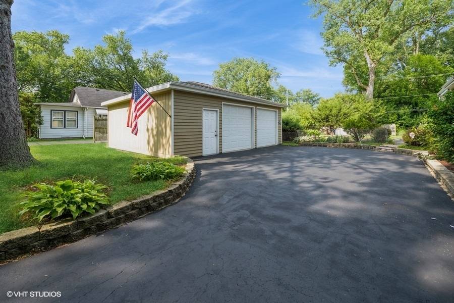 3201 S Waterview AVE, Mchenry, IL 60051