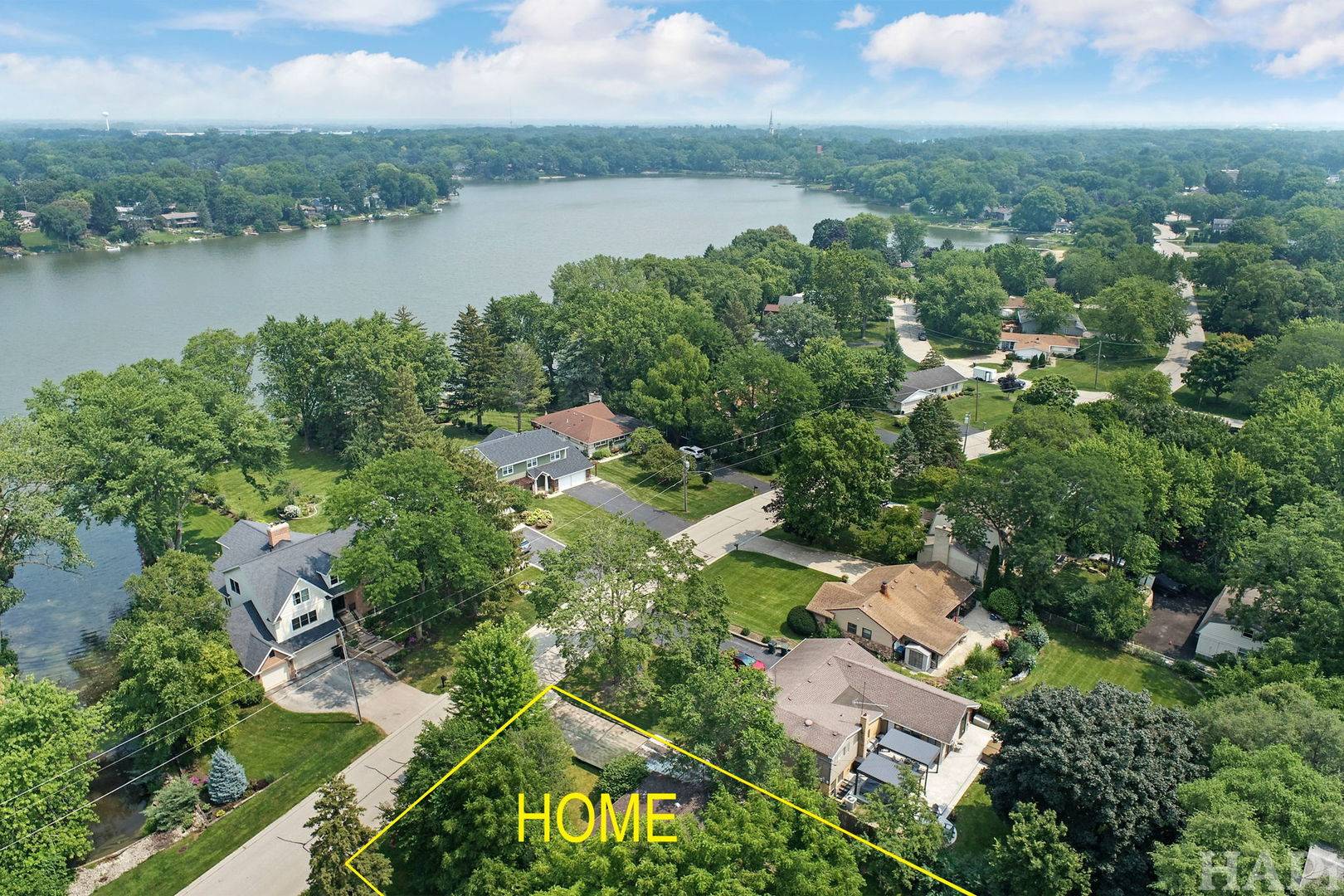 773 Lomond DR, Mundelein, IL 60060