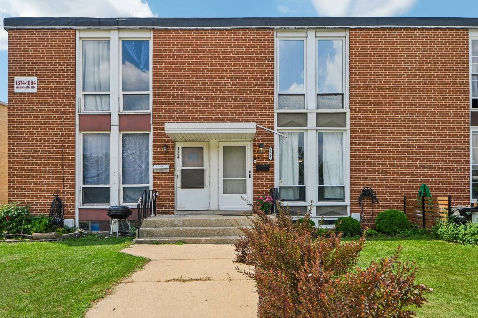 1882 Mannheim RD, Des Plaines, IL 60018