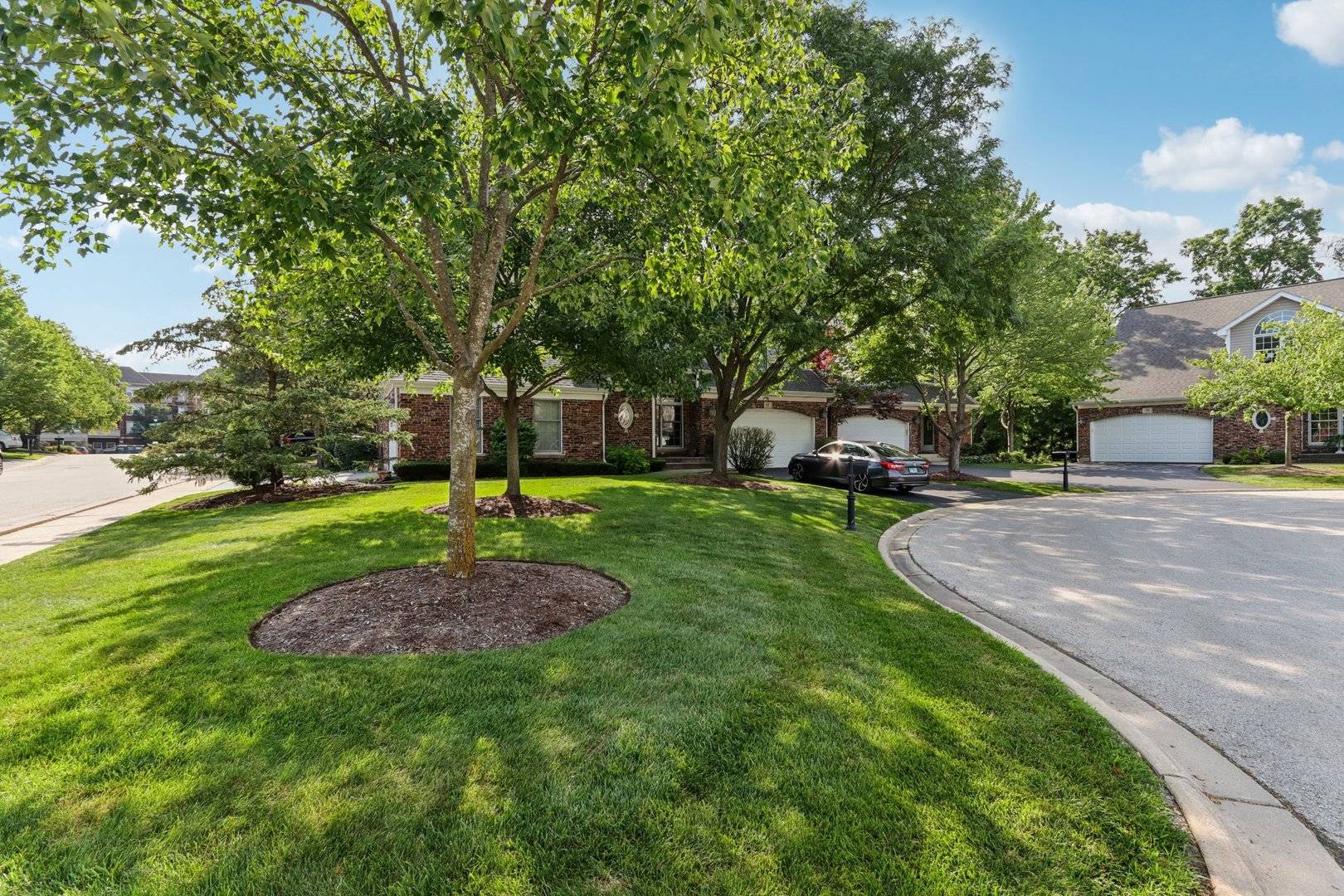 65 Averry CT, Palatine, IL 60067