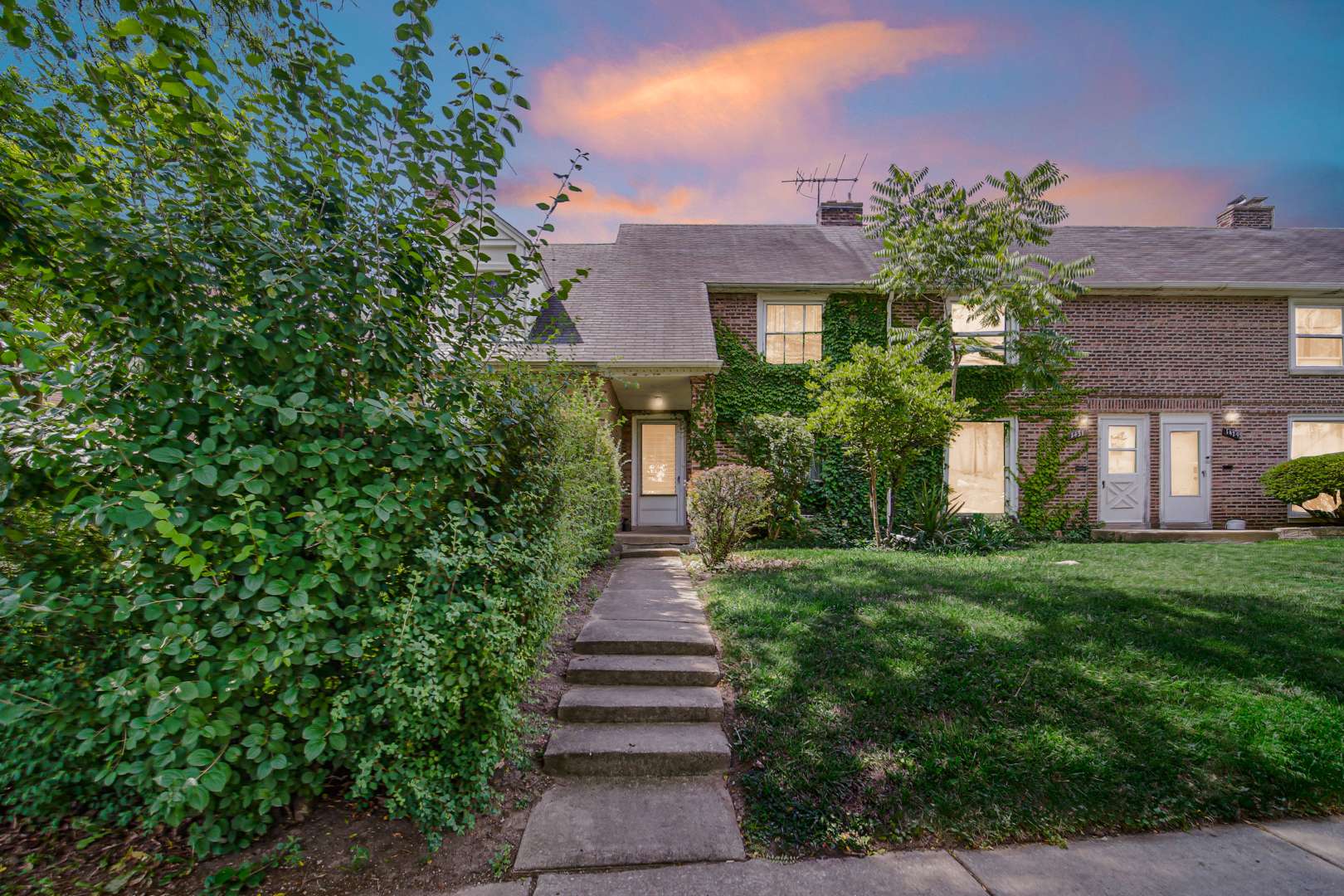 1433 Willow AVE, Des Plaines, IL 60016