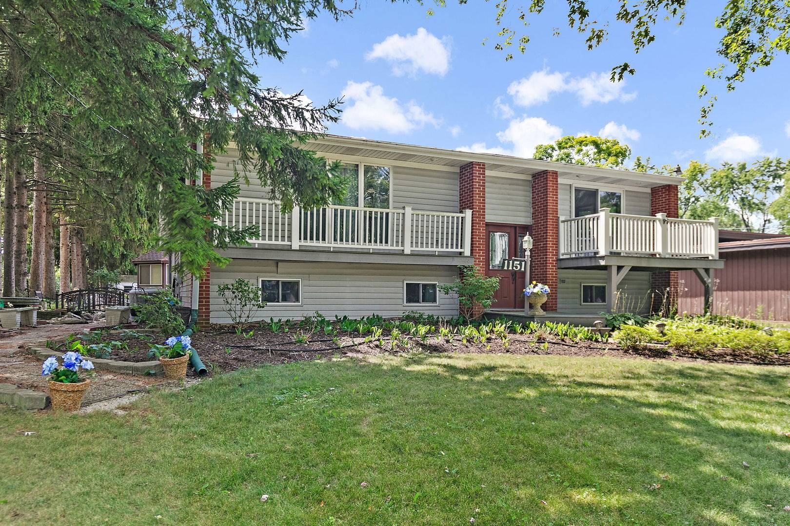 1151 Country Club RD, Lake Zurich, IL 60047