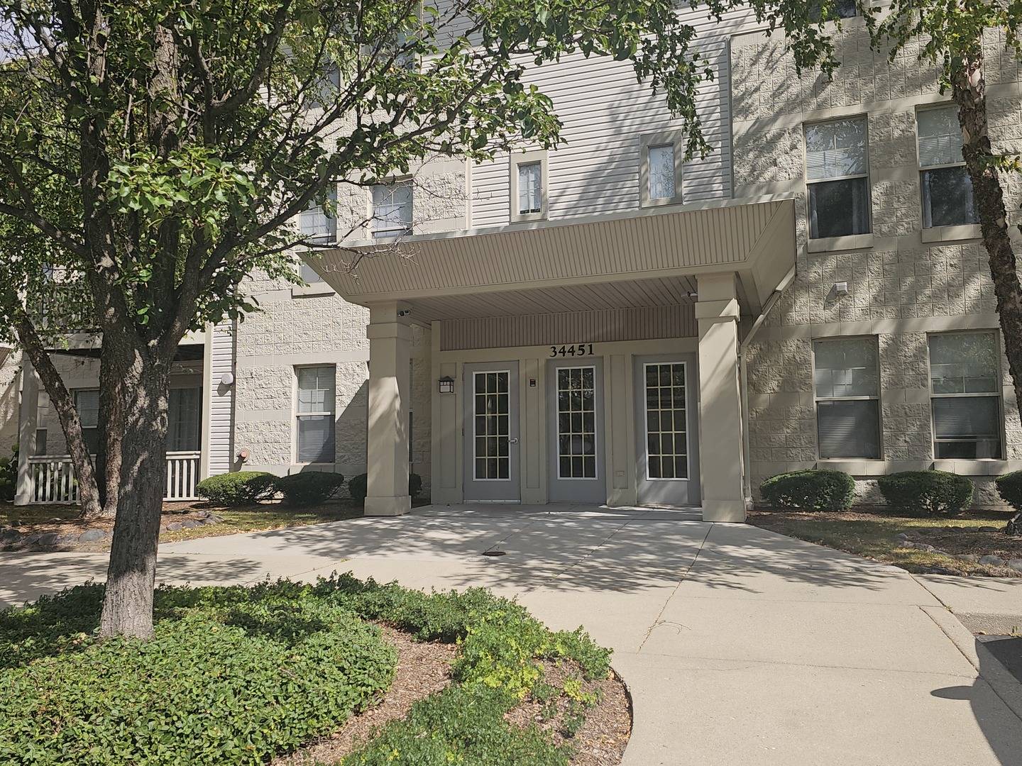 34451 N Old Walnut CIR #302, Gurnee, IL 60031