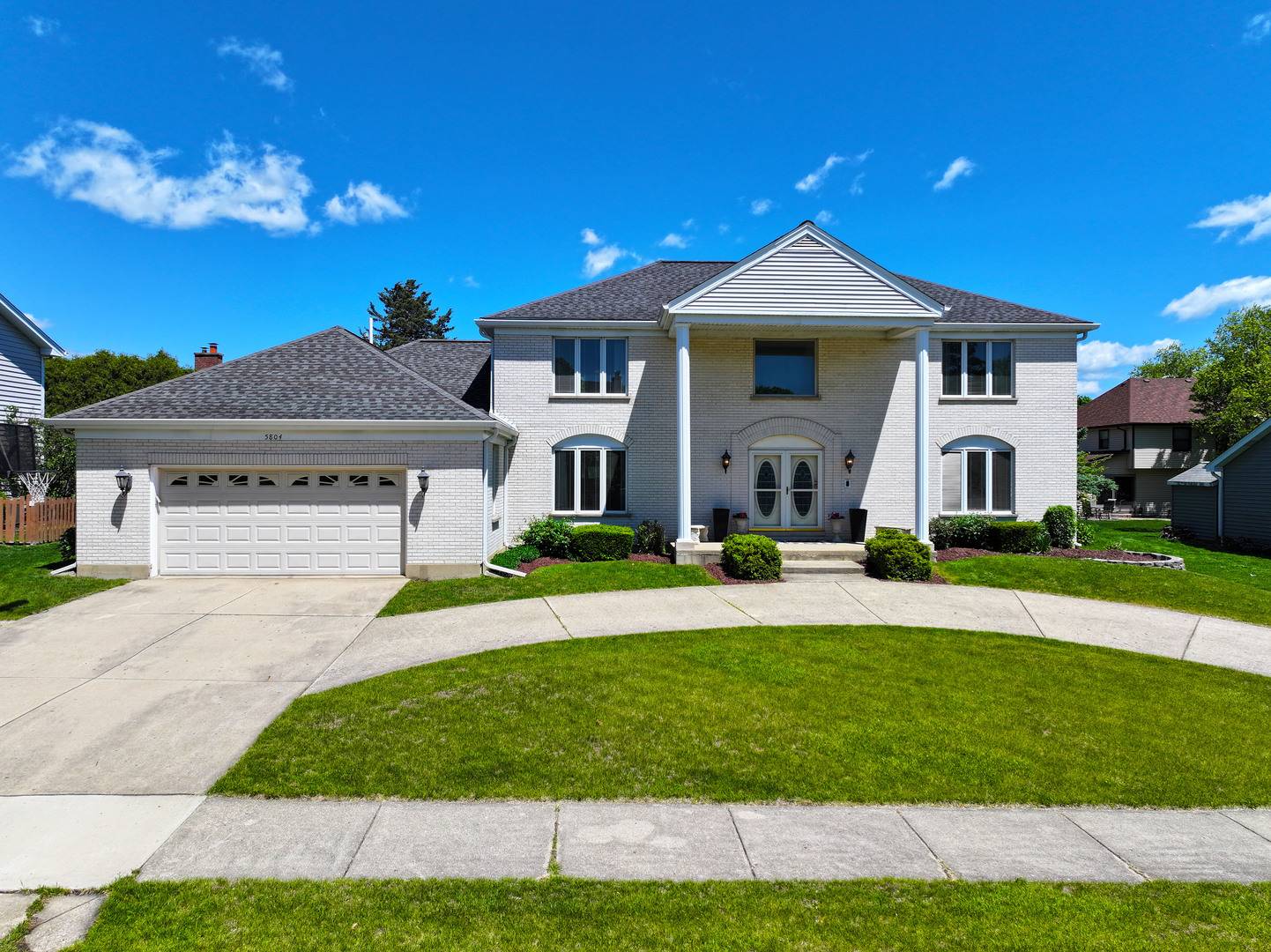 5804 N Corona DR, Palatine, IL 60067