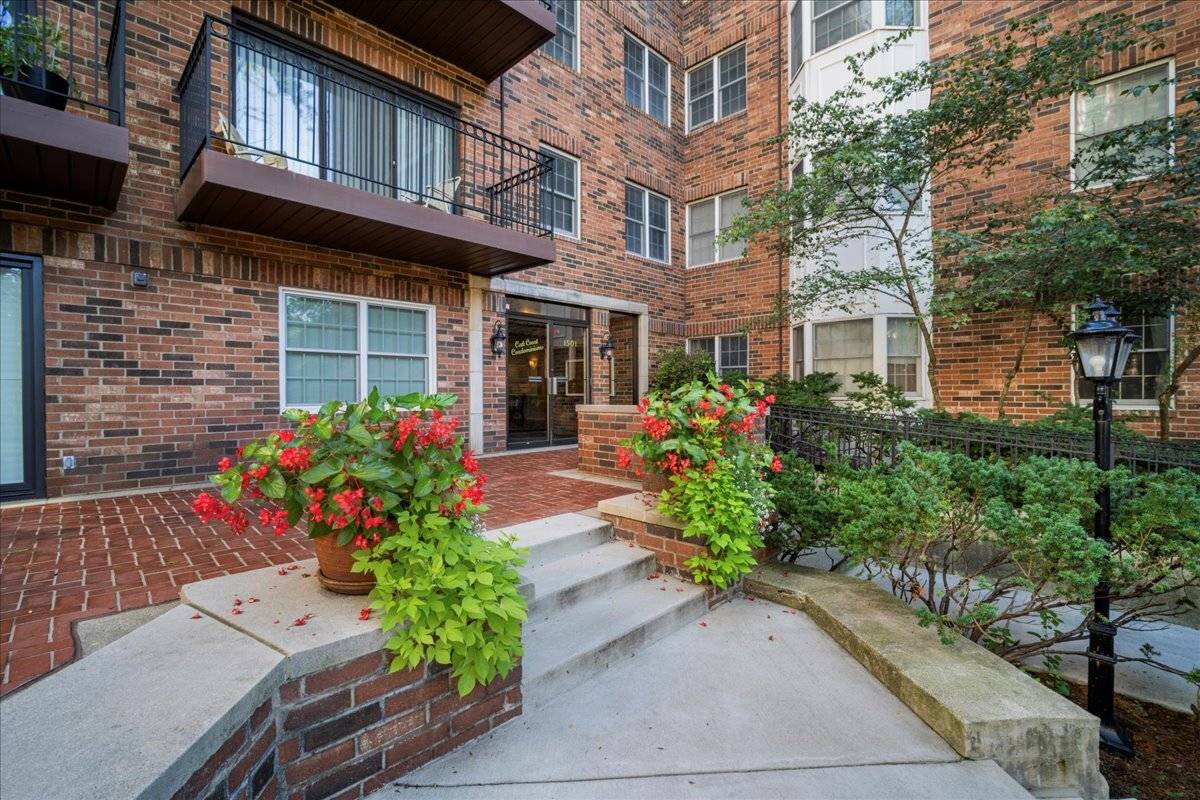 1501 Oak AVE #206, Evanston, IL 60201