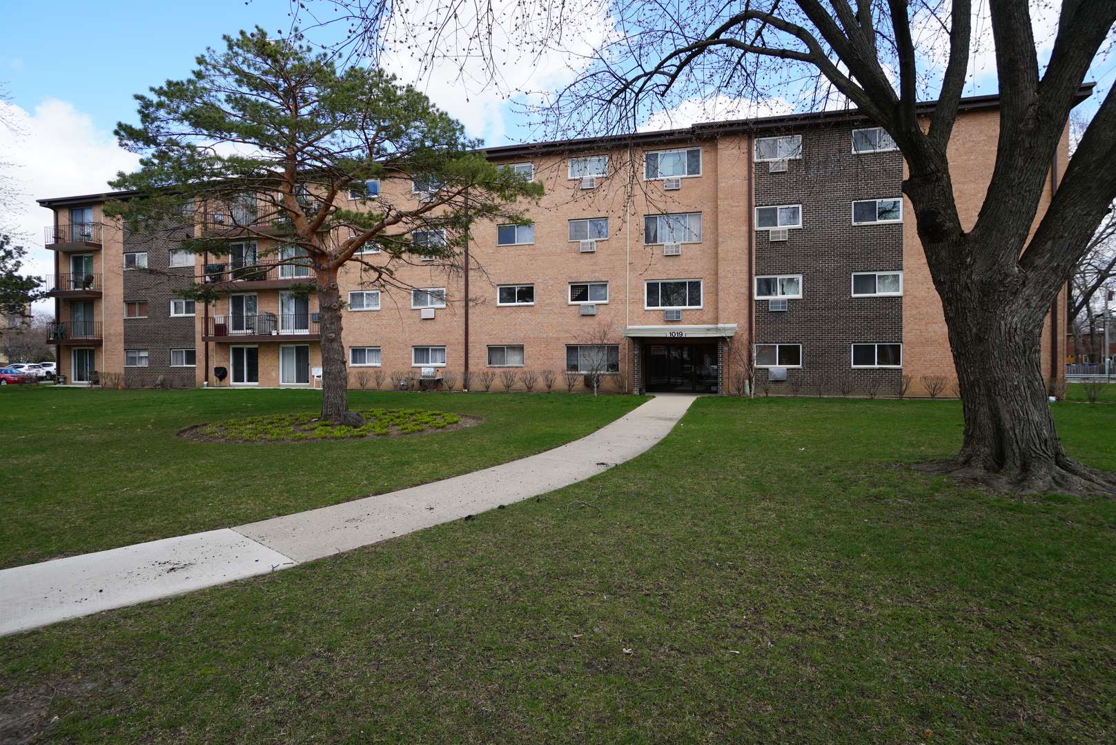 1019 N Boxwood DR #407, Mount Prospect, IL 60056