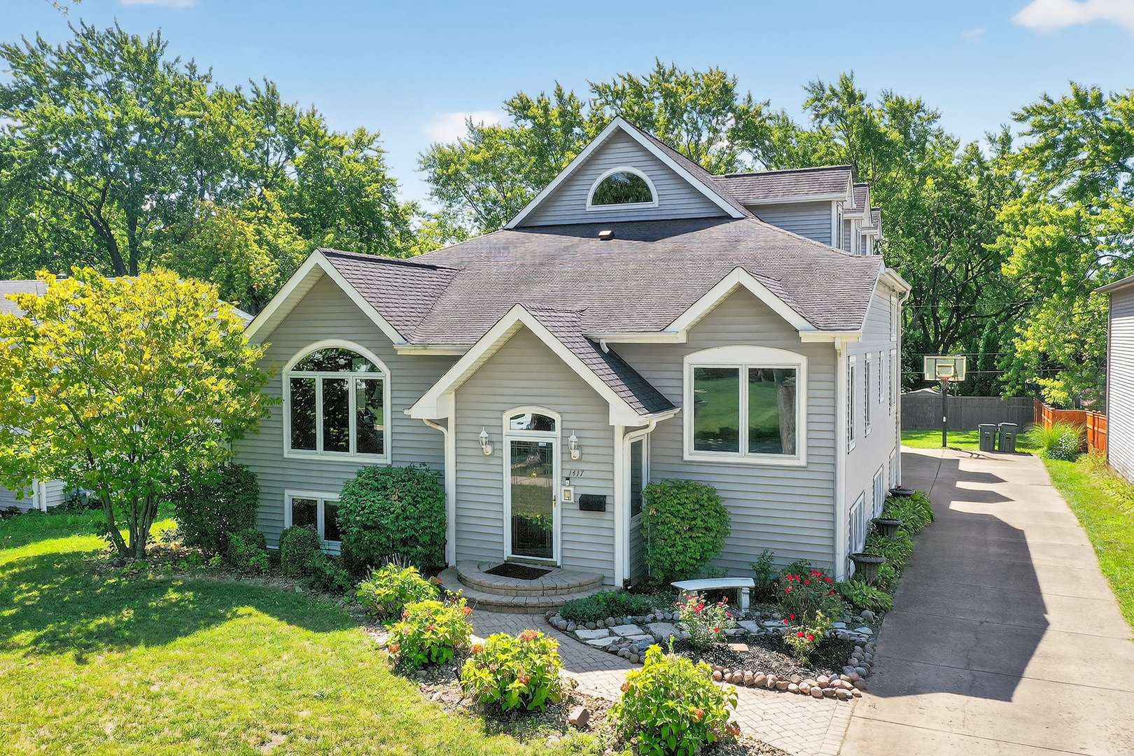 1417 E Joyce AVE, Palatine, IL 60074