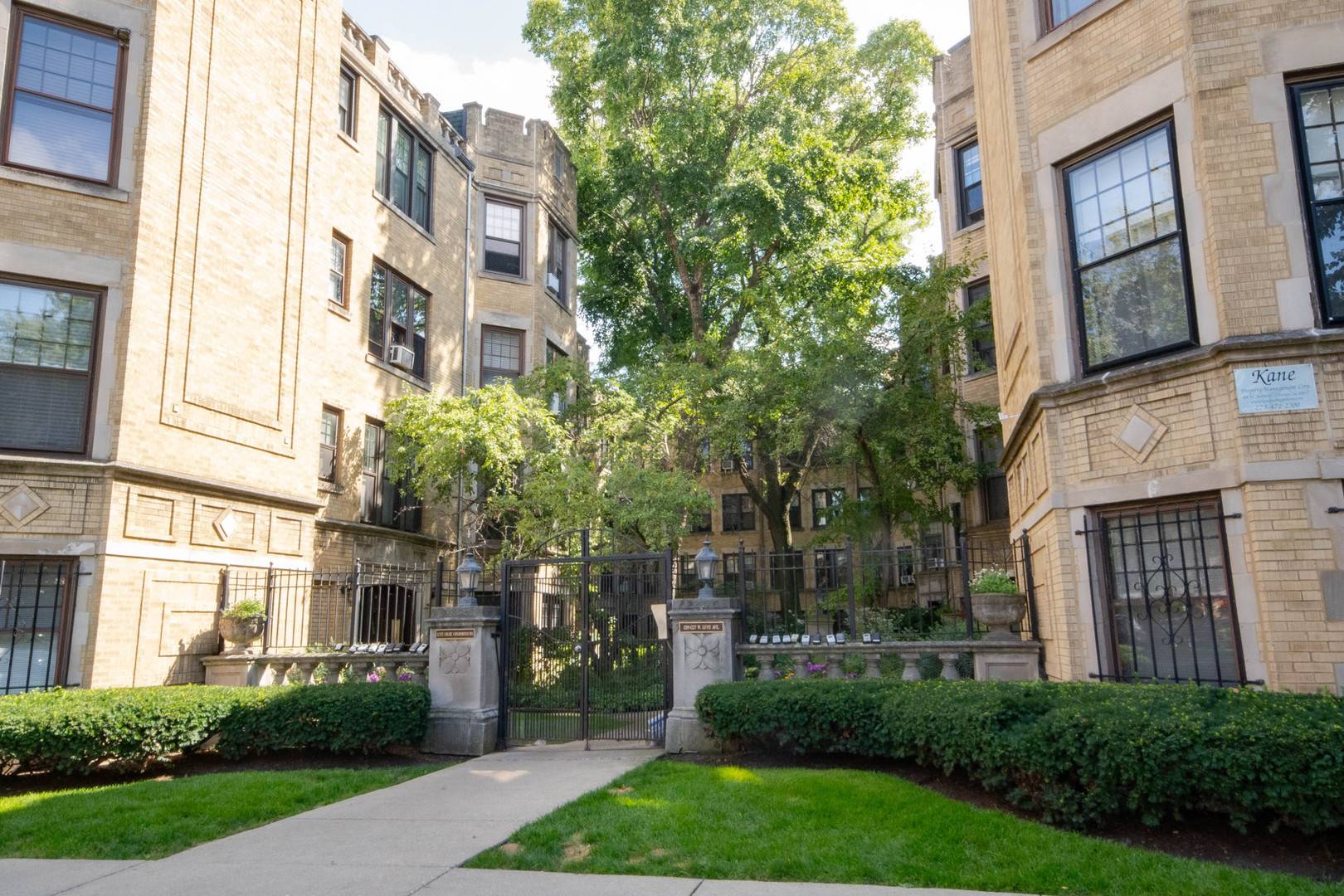 1225 W Lunt AVE #2B, Chicago, IL 60626
