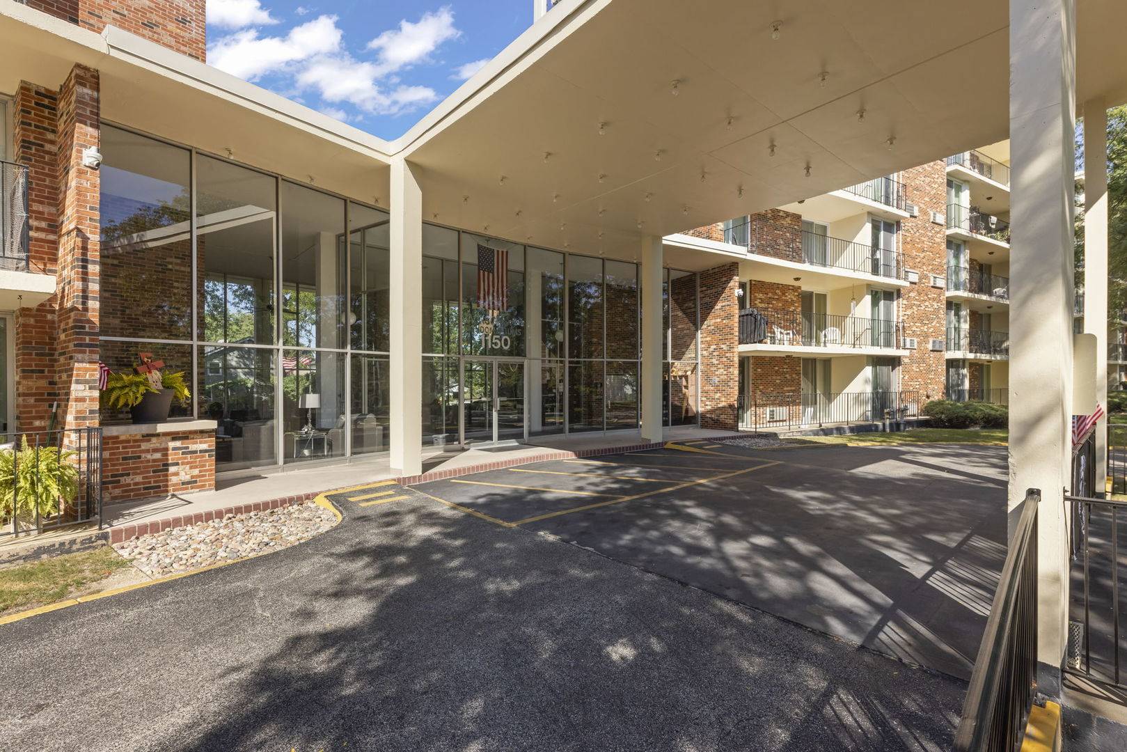 1150 E Jackson ST #1C, Lombard, IL 60148