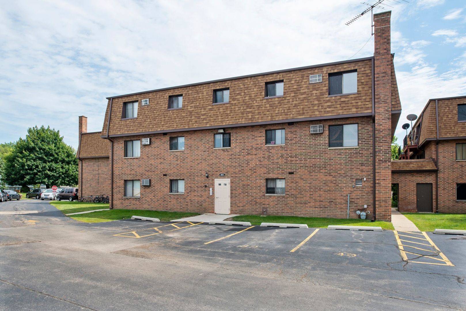 493 McHENRY RD #3B, Wheeling, IL 60090