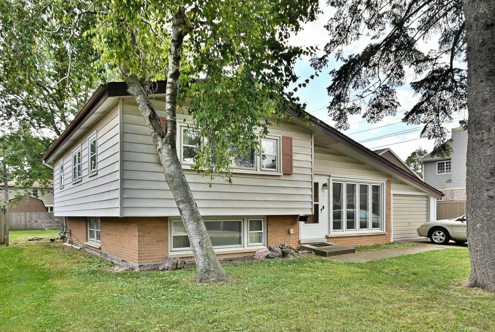 1903 Estes AVE, Des Plaines, IL 60018