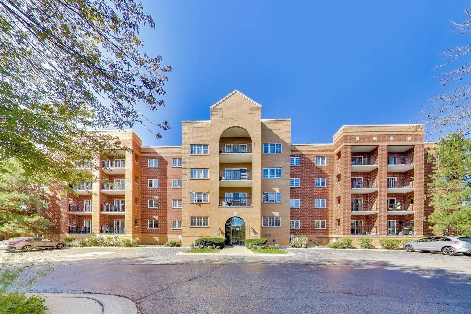 55 S Hale ST #202, Palatine, IL 60067